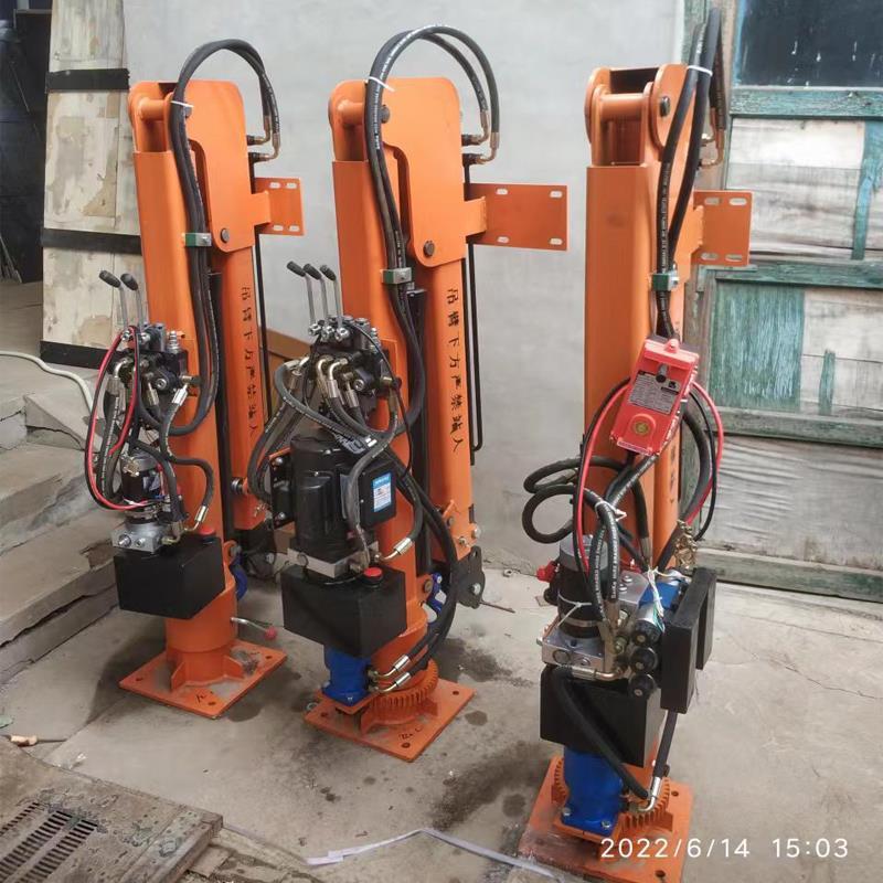 浮山县重汽蓝牌随车吊 3.2吨 国六动力强 液压驱动 农用自卸起重机